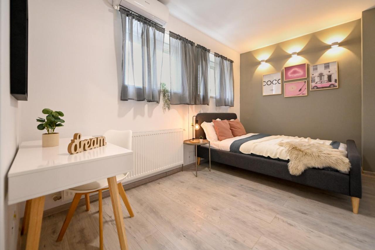 Splendid 2Br Apartment With Breathtaking Views Of Casa Poporului Bucharest Luaran gambar