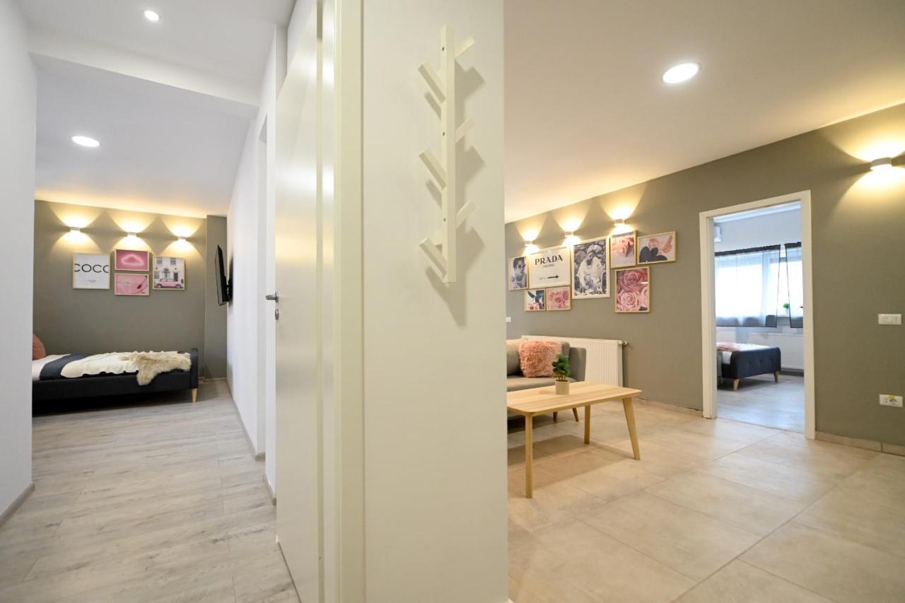 Splendid 2Br Apartment With Breathtaking Views Of Casa Poporului Bucharest Luaran gambar
