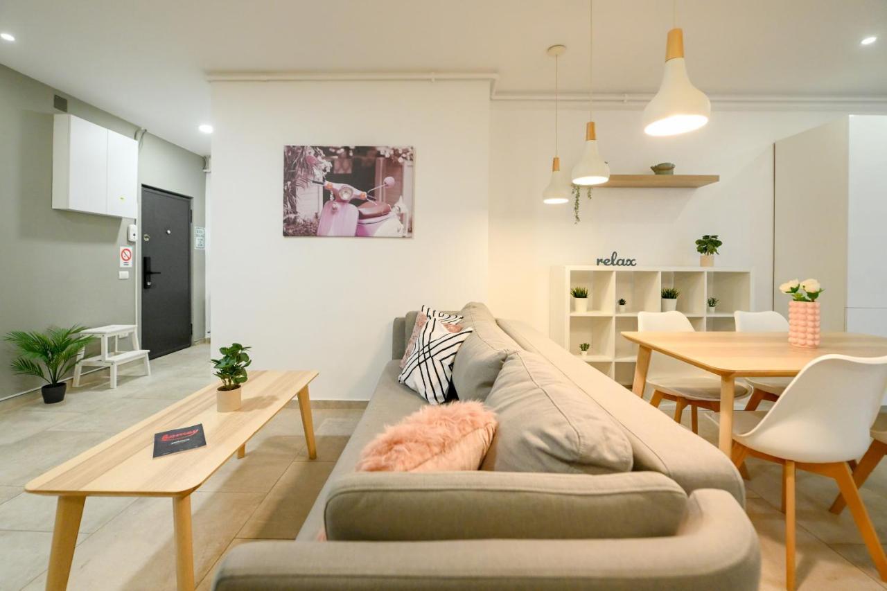 Splendid 2Br Apartment With Breathtaking Views Of Casa Poporului Bucharest Luaran gambar