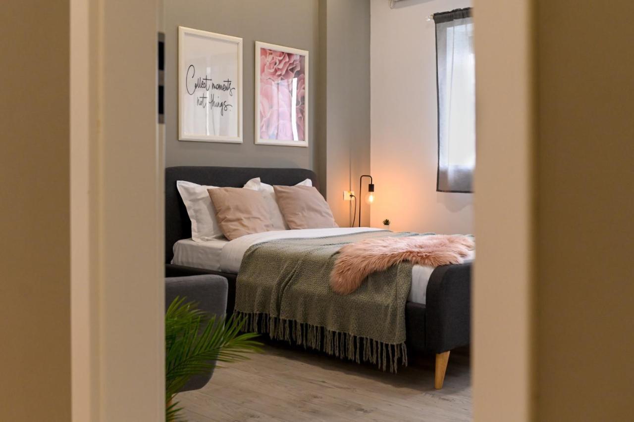 Splendid 2Br Apartment With Breathtaking Views Of Casa Poporului Bucharest Luaran gambar